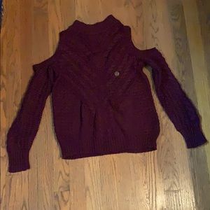 Knit sweater long sleeve with holes on shoulder